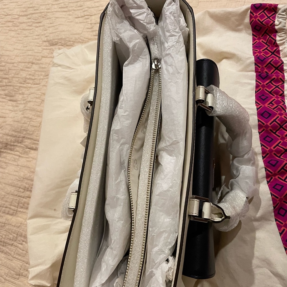 Bag - Picture 3 of 7